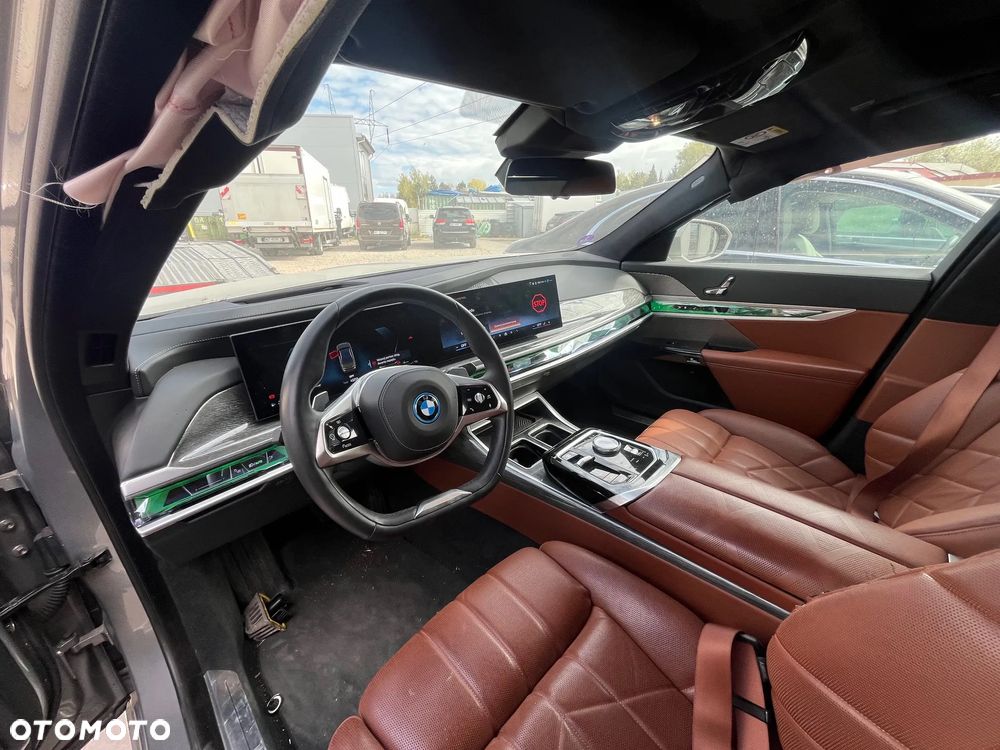 BMW Seria 7 750e xDrive - 11