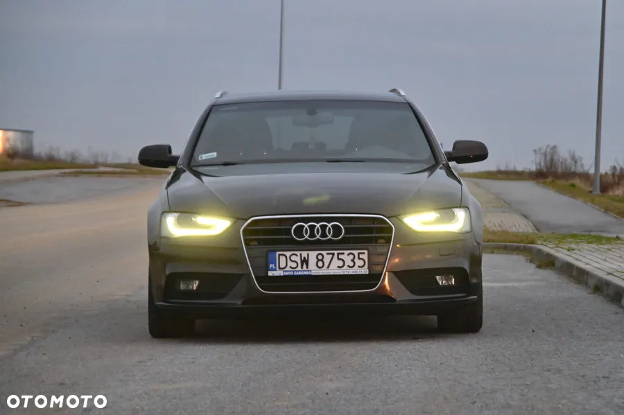 Audi A4 Avant 2.0 TDI DPF S line Sportpaket - 2