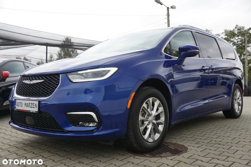 Chrysler Pacifica - 4