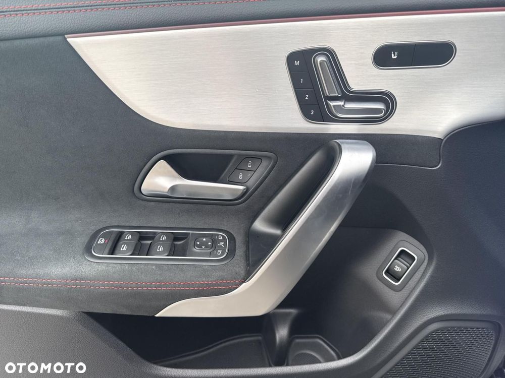 Mercedes-Benz CLA - 10