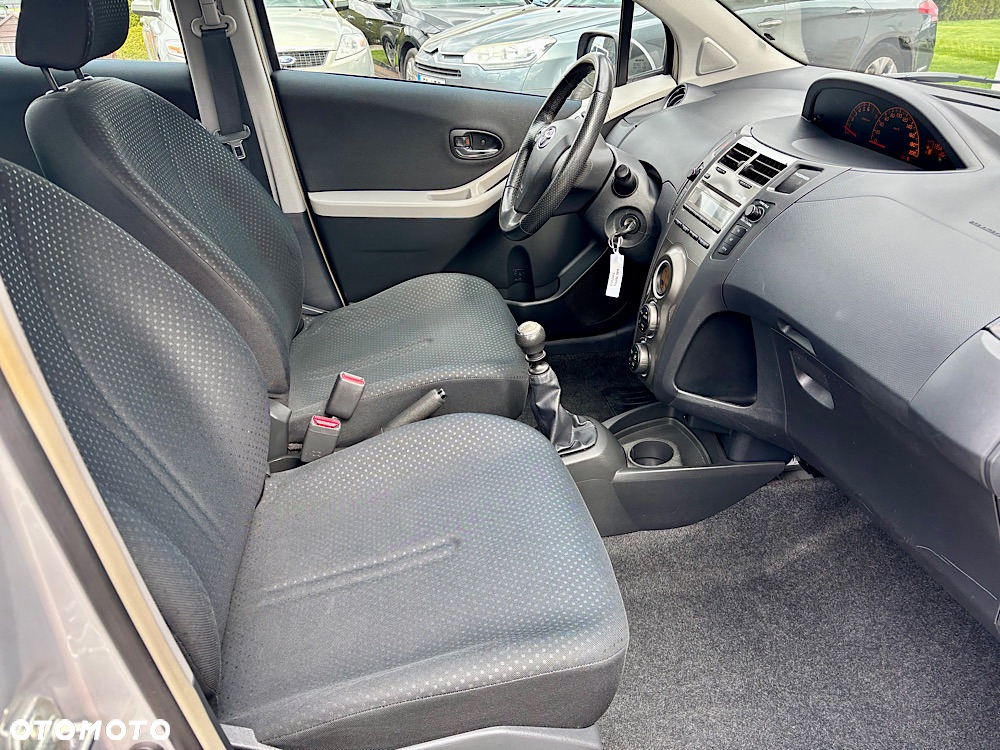 Toyota Yaris 1.33 Prestige - 26