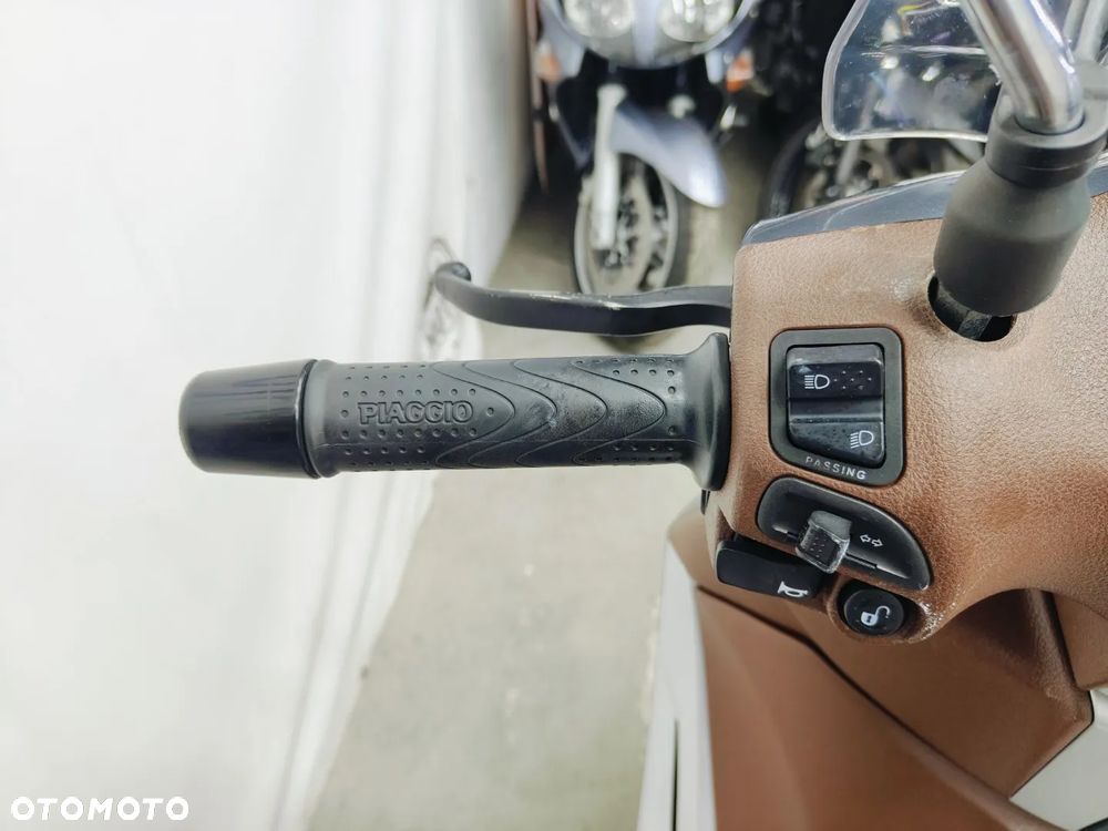 Piaggio Beverly - 13
