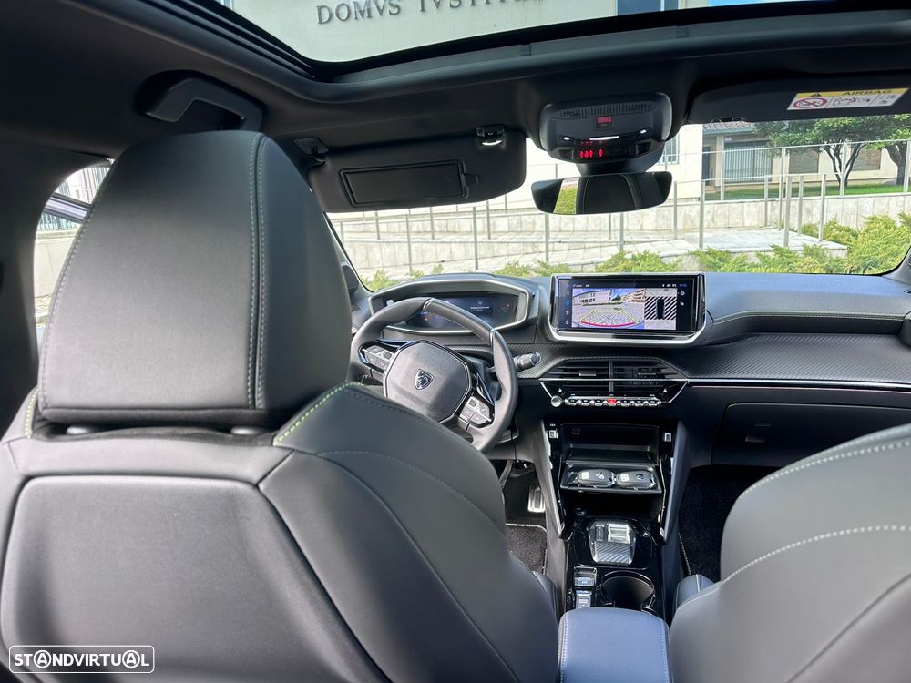 Peugeot e-208 GT - 23