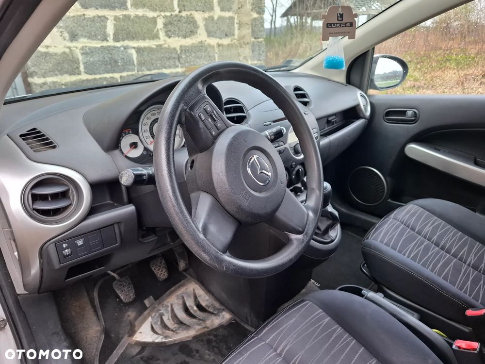 Mazda 2 - 7