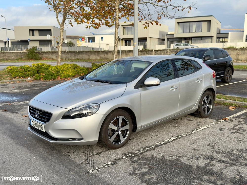Volvo V40 1.6 D2 Momentum - 1