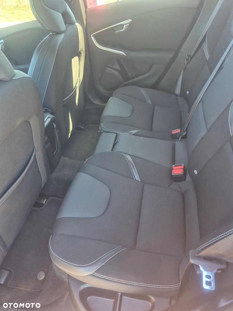 Volvo V40 D2 Drive-E R-Design Kinetic - 28