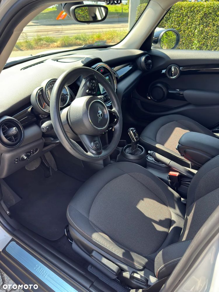 MINI Cooper Standard - 12