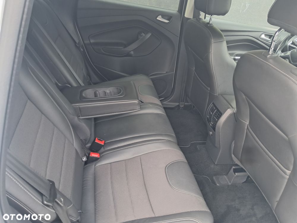 Ford Kuga 2.0 TDCi 2x4 Titanium - 8