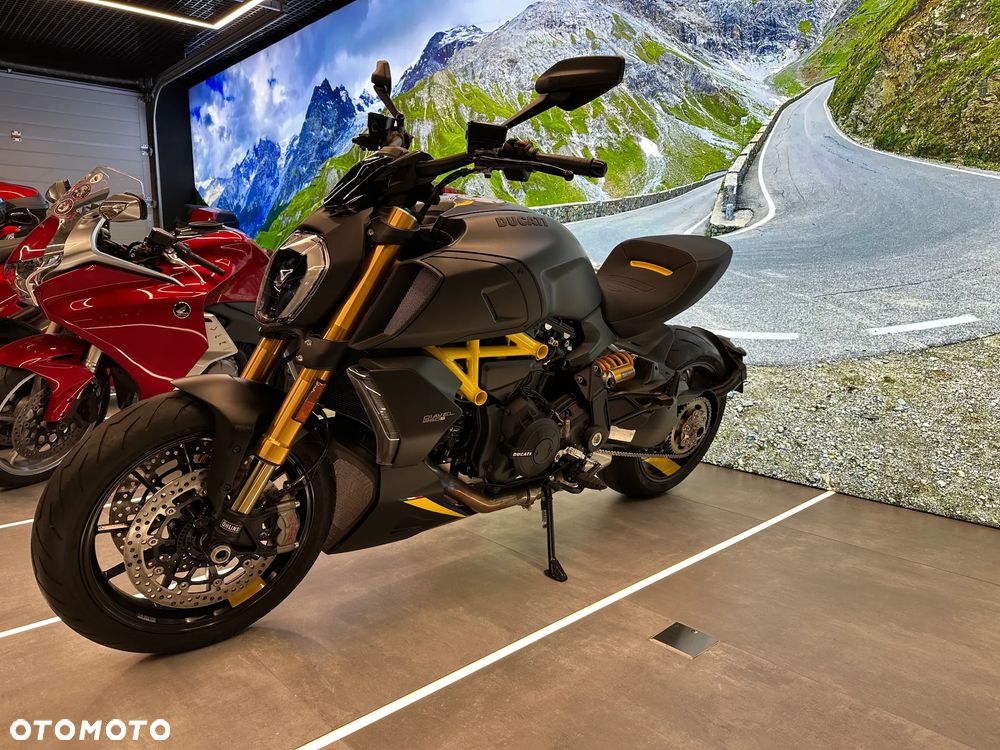 Ducati Diavel - 2