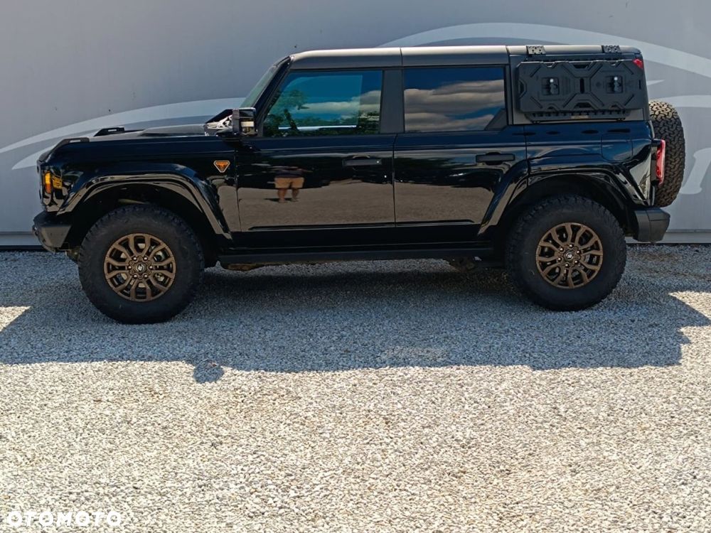 Ford Bronco - 16