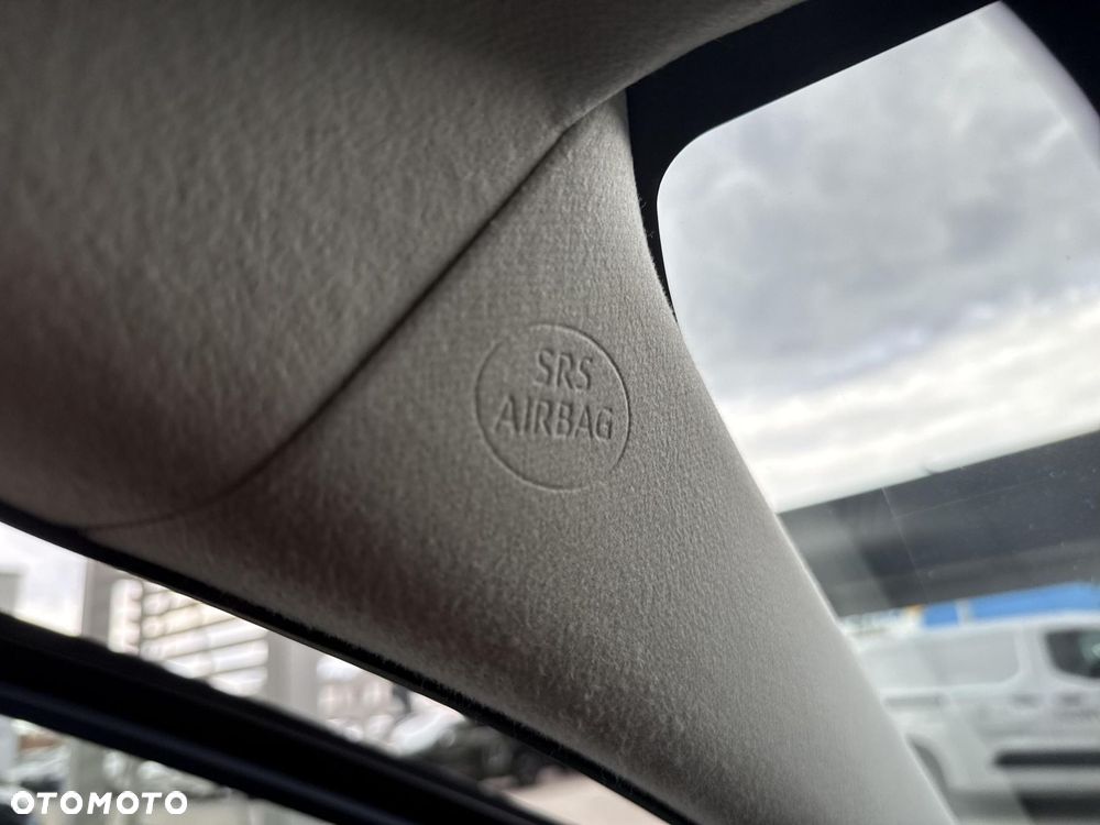 Toyota Corolla 1.8 Hybrid Comfort - 23