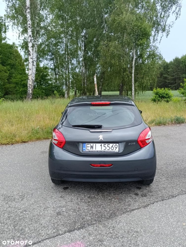 Peugeot 208 - 5