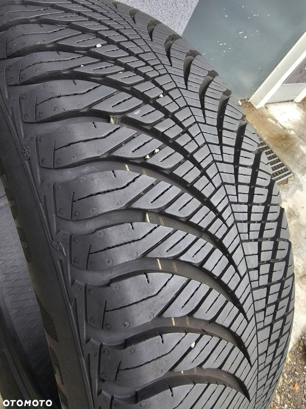 Goodyear Vector 4Seasons 235/55R18 100 V AO - 2