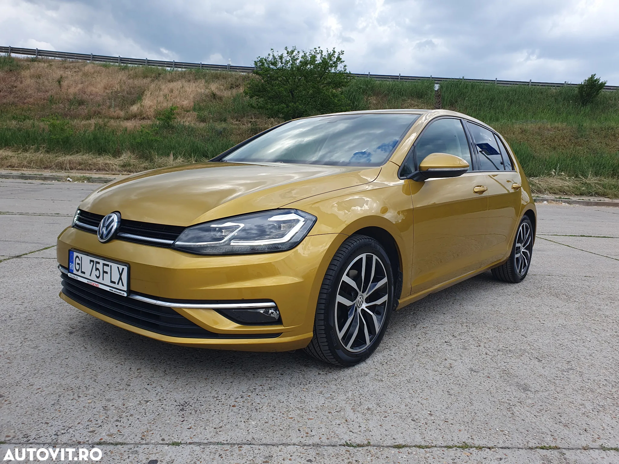 Volkswagen Golf 1.5 TSI DSG Highline - 18