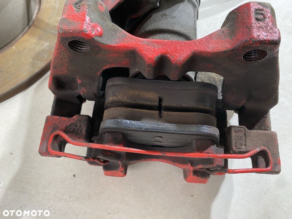 SWAP ZACISKI HAMULCOWE JARZMA TARCZE PRAWY LEWY TYŁ KOMPLET 270MM GOLF VIII Audi A3 8V 0V4 - 4