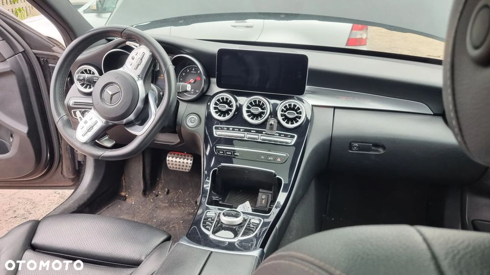 Mercedes-Benz Klasa C 300 9G-TRONIC AMG Line - 37