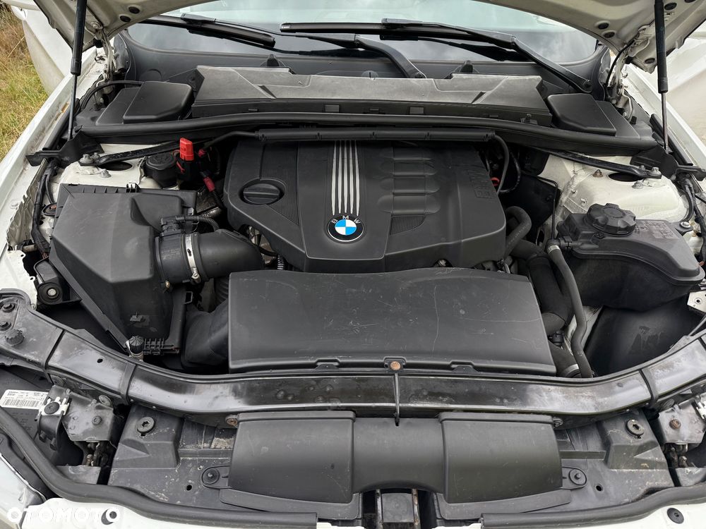 BMW Seria 3 318d Advantage - 34