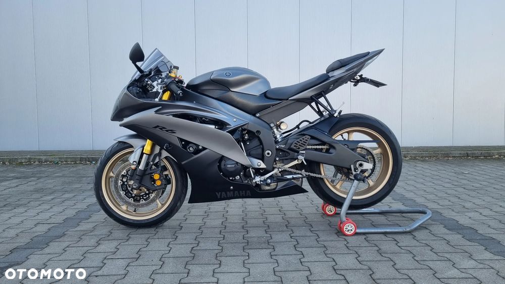Yamaha R6 - 4