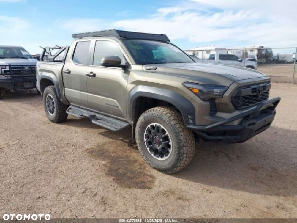 Toyota Tacoma - 2