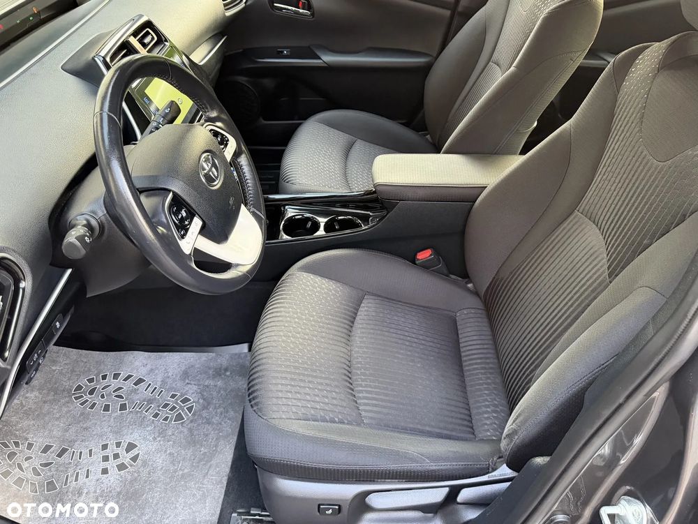 Toyota Prius Hybrid Executive - 7
