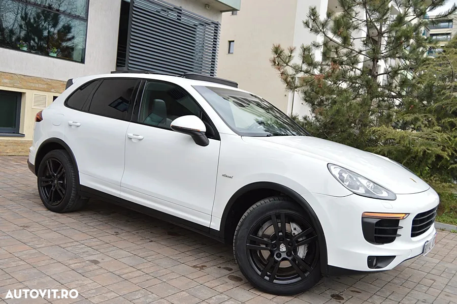 Porsche Cayenne Diesel Platinum Edition - 26