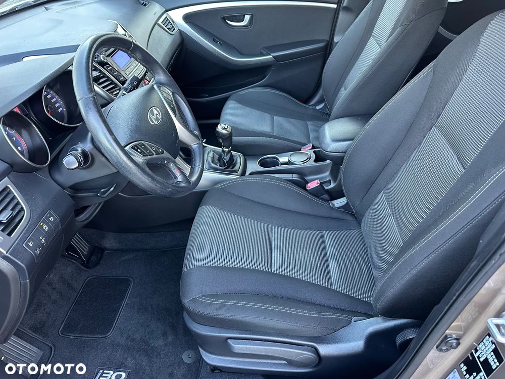 Hyundai i30 blue Kombi 1.6 GDi Style - 6