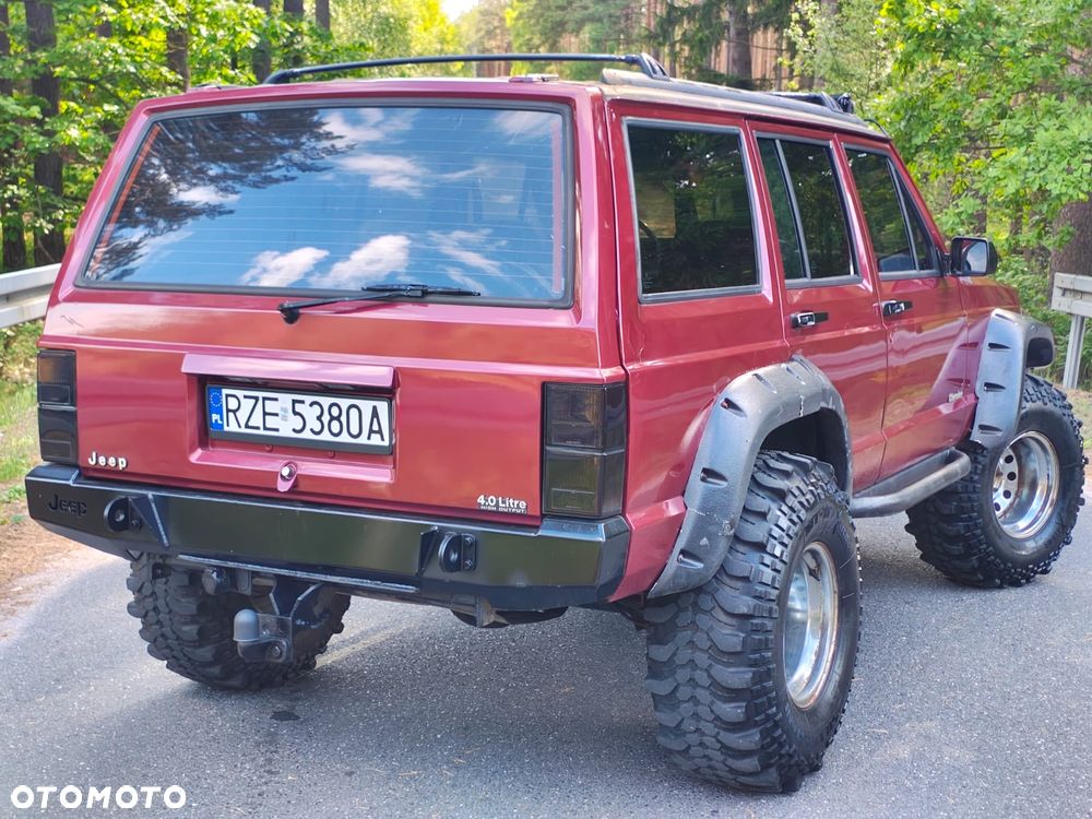 Jeep Cherokee - 15