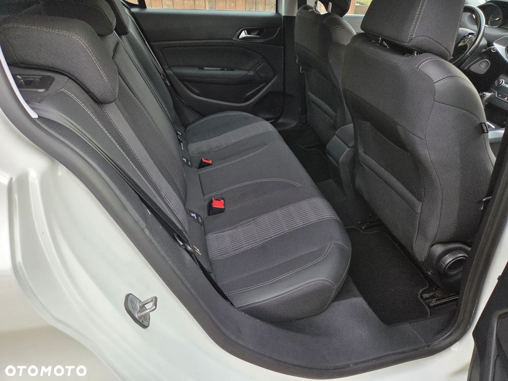 Peugeot 308 1.2 PureTech Allure Pack S&S - 9