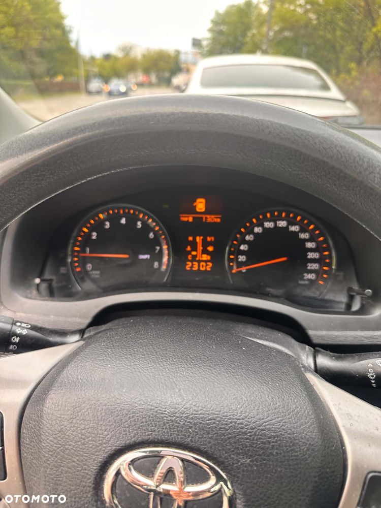 Toyota Avensis 1.8 Luna - 8