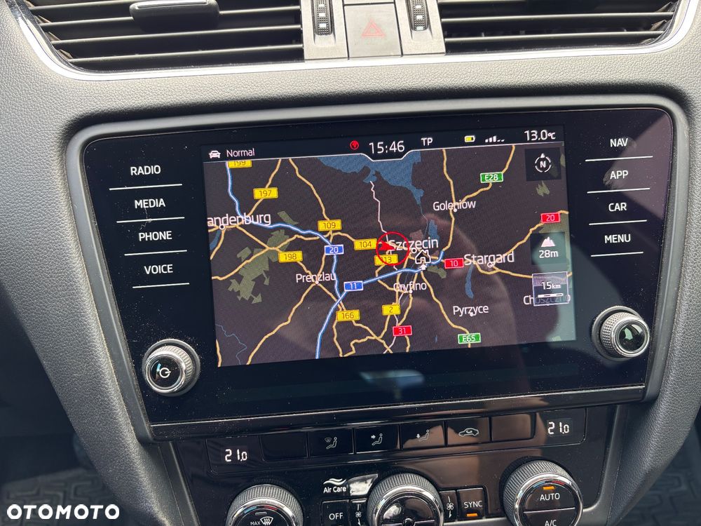 Skoda Octavia 2.0 TSI Ambition DSG - 25