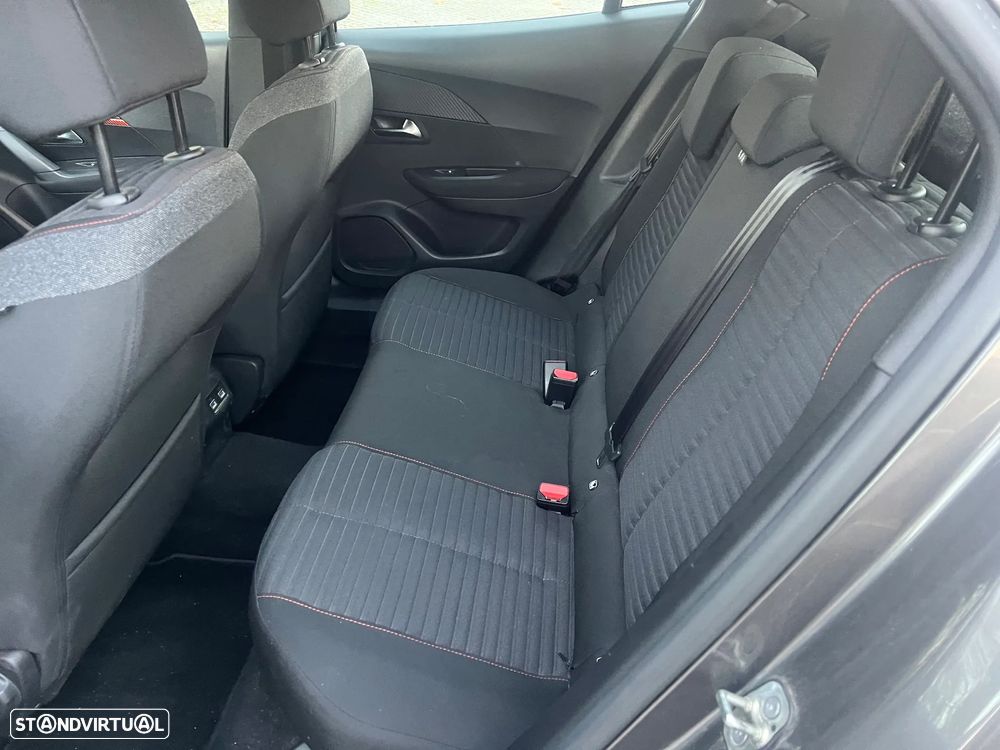 Peugeot 2008 1.2 PureTech Active Pack EAT8 - 8