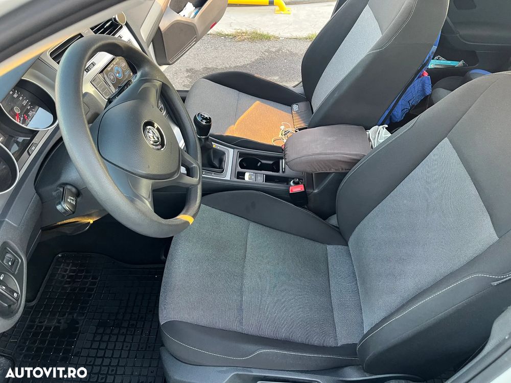 Volkswagen Golf 1.6 TDI DPF Trendline - 9