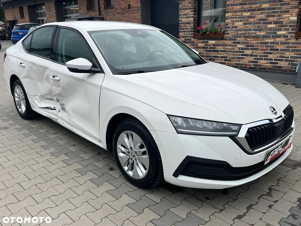 Skoda Octavia 2.0 TDI DSG Ambition - 2