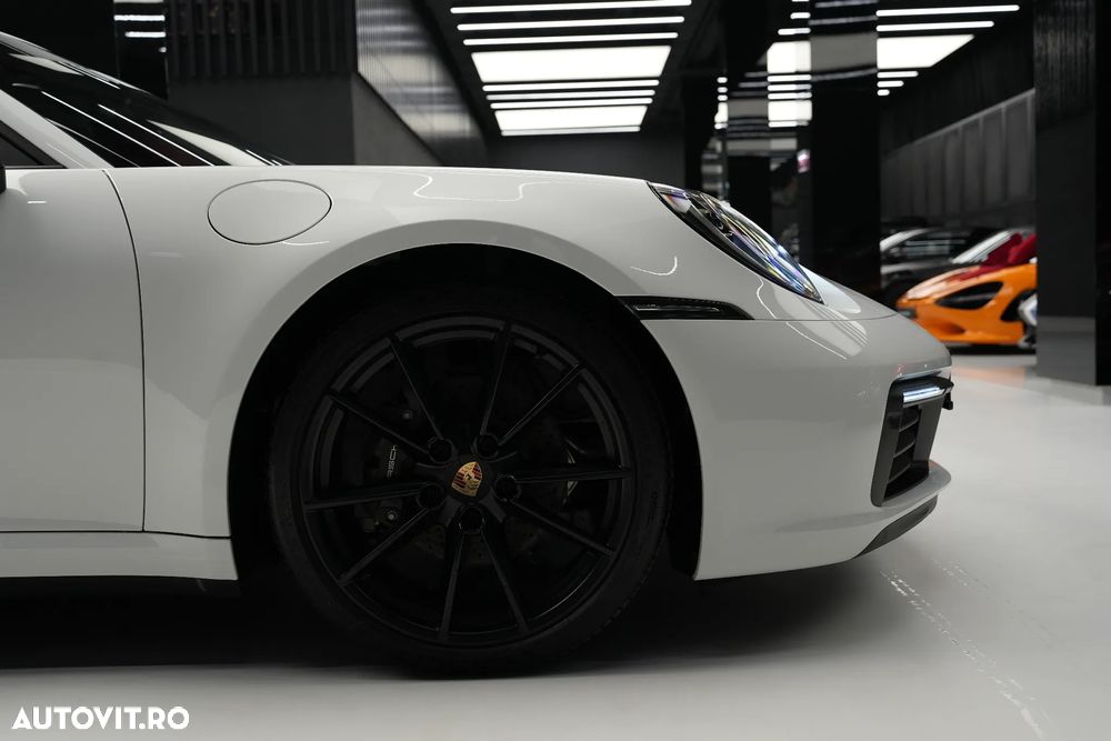 Porsche 911 Targa 4 PDK - 35