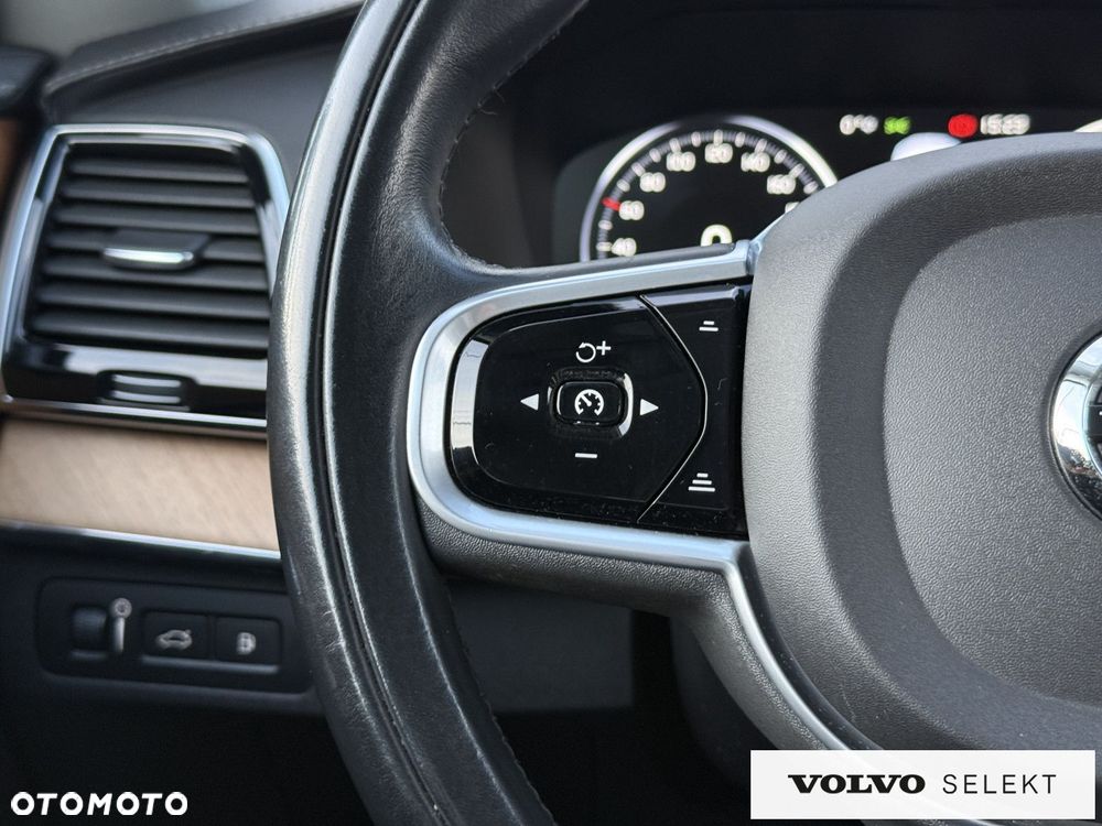 Volvo XC 90 - 8