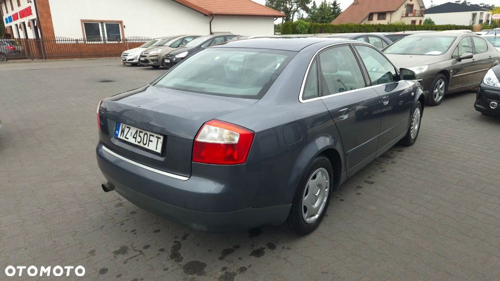 Audi A4 Limousine - 3