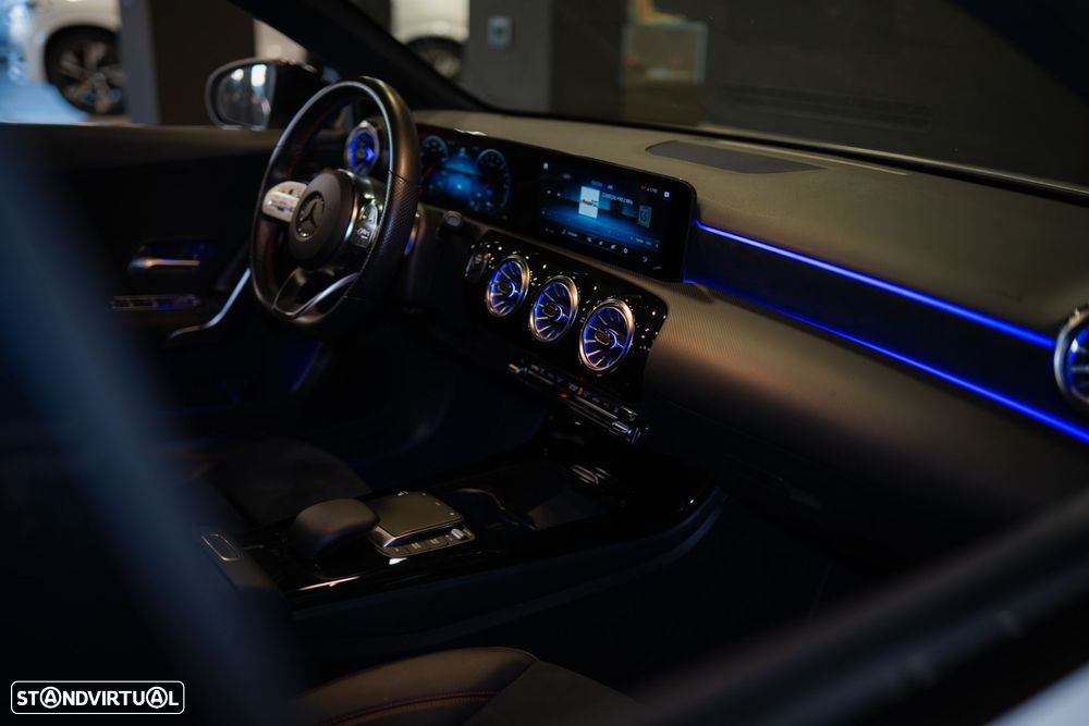 Mercedes-Benz A 250 e 8G-DCT AMG Line - 33