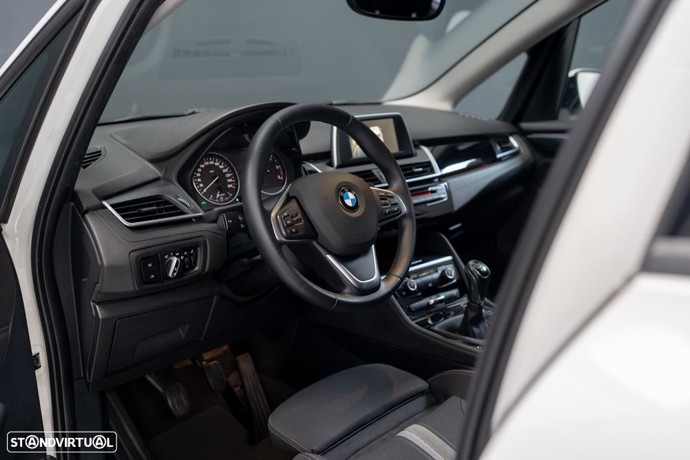 BMW 216 Active Tourer d Line Sport - 18