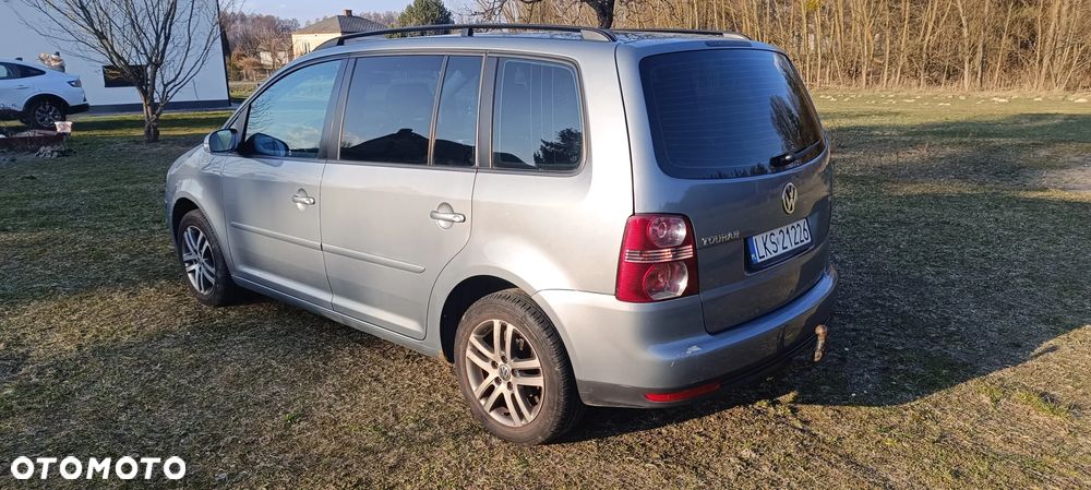Volkswagen Touran 1.9 TDI DPF Blue Motion Highline - 2