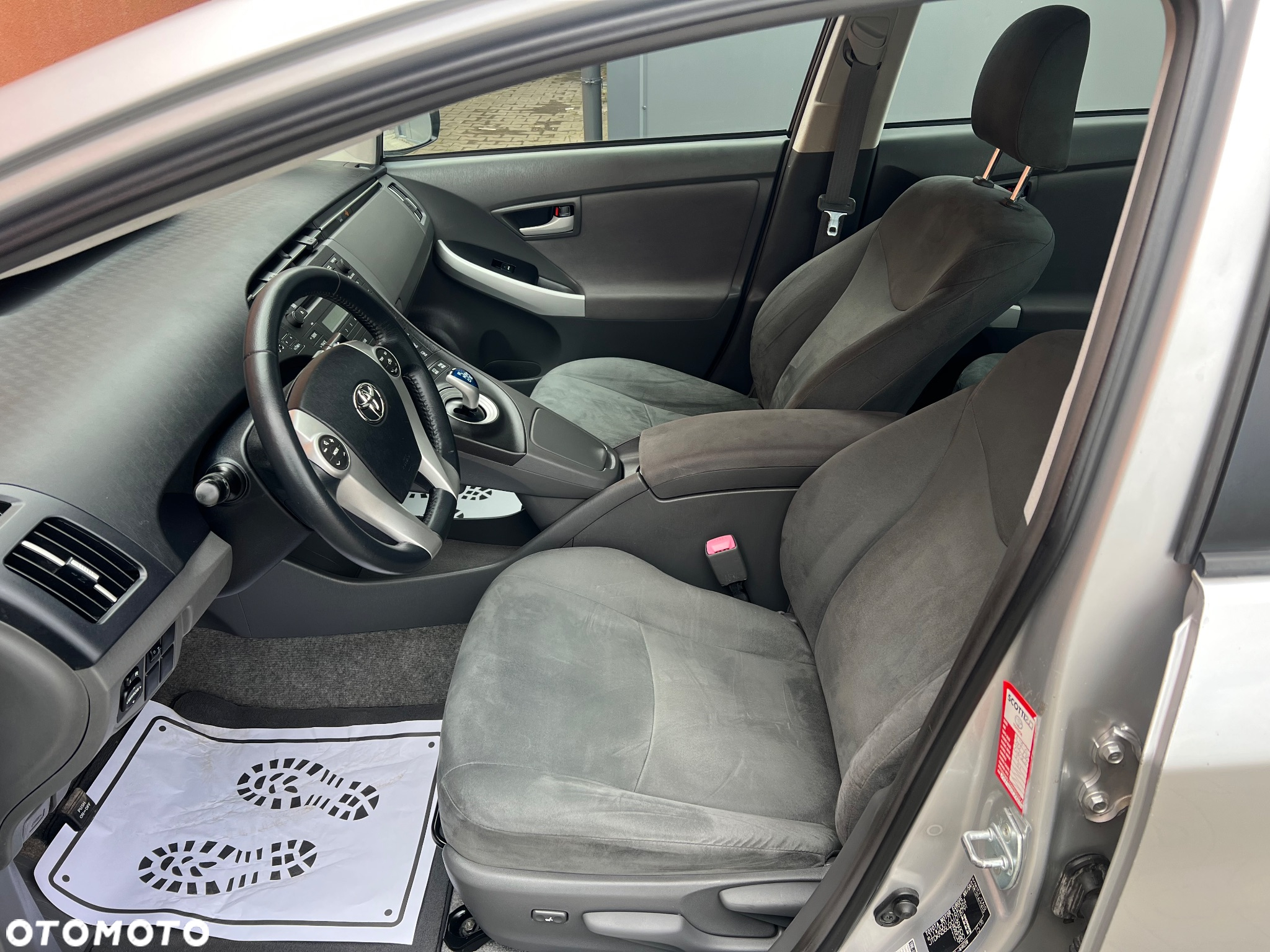 Toyota Prius 1.8 HSD Premium - 5