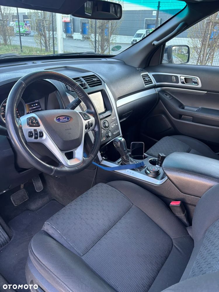 Ford Explorer - 3