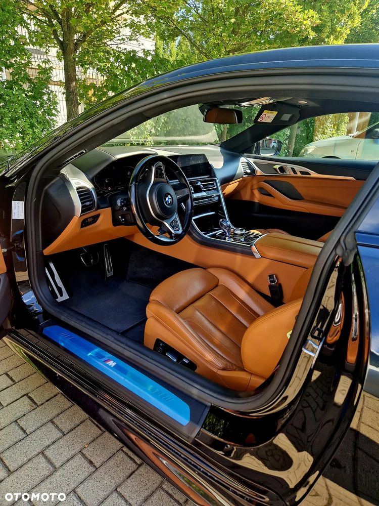 BMW Seria 8 - 16