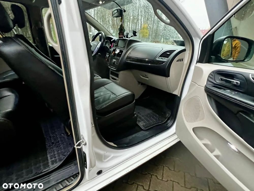 Chrysler Town & Country 3.6 Touring - 6