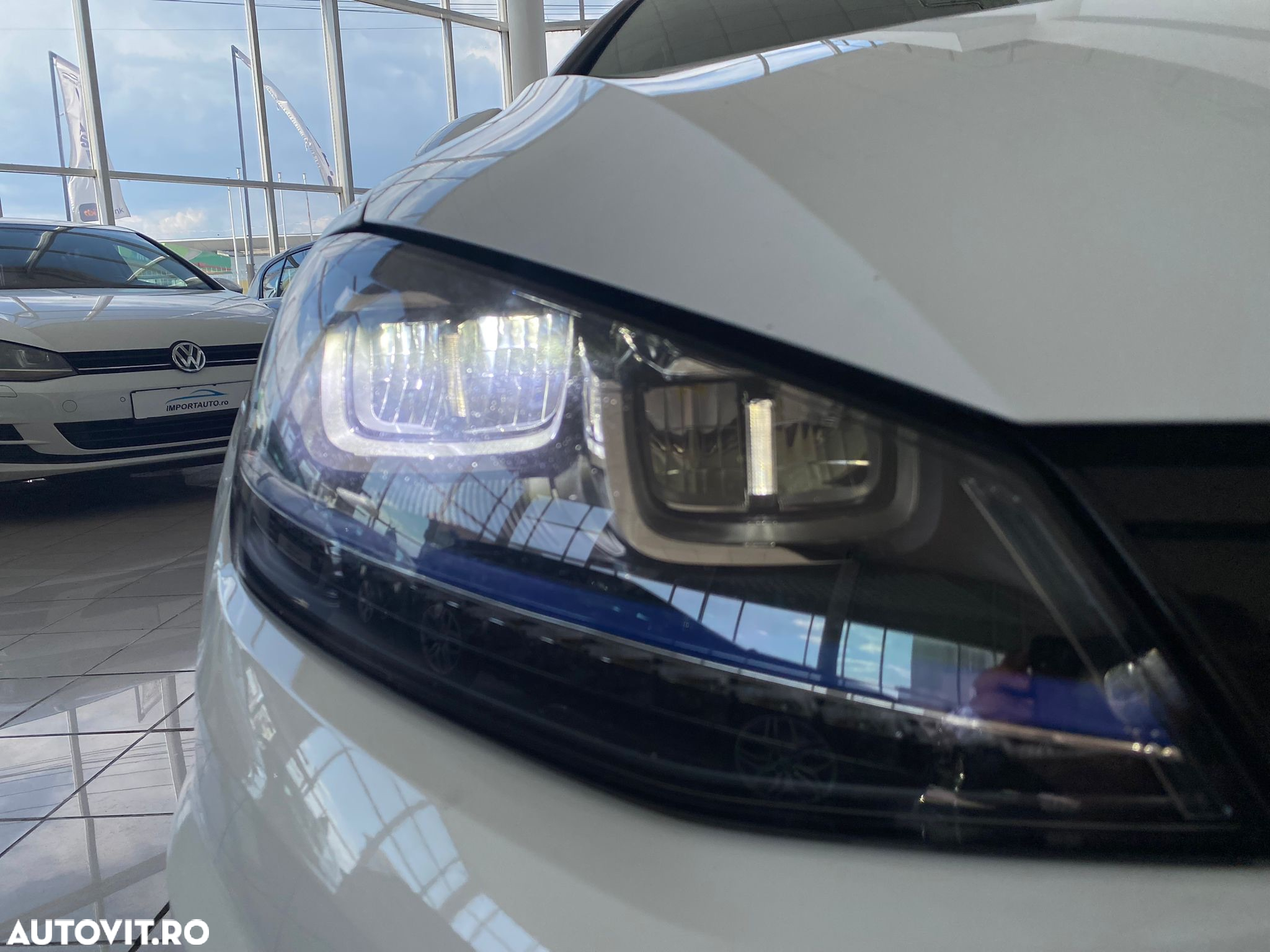 Volkswagen e-Golf - 33