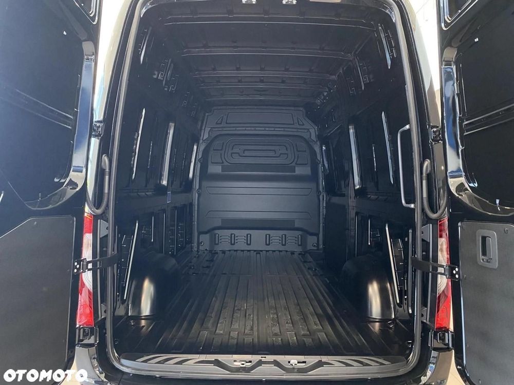 Mercedes-Benz Sprinter - 10