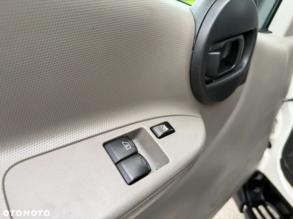 Renault Maxity - 13