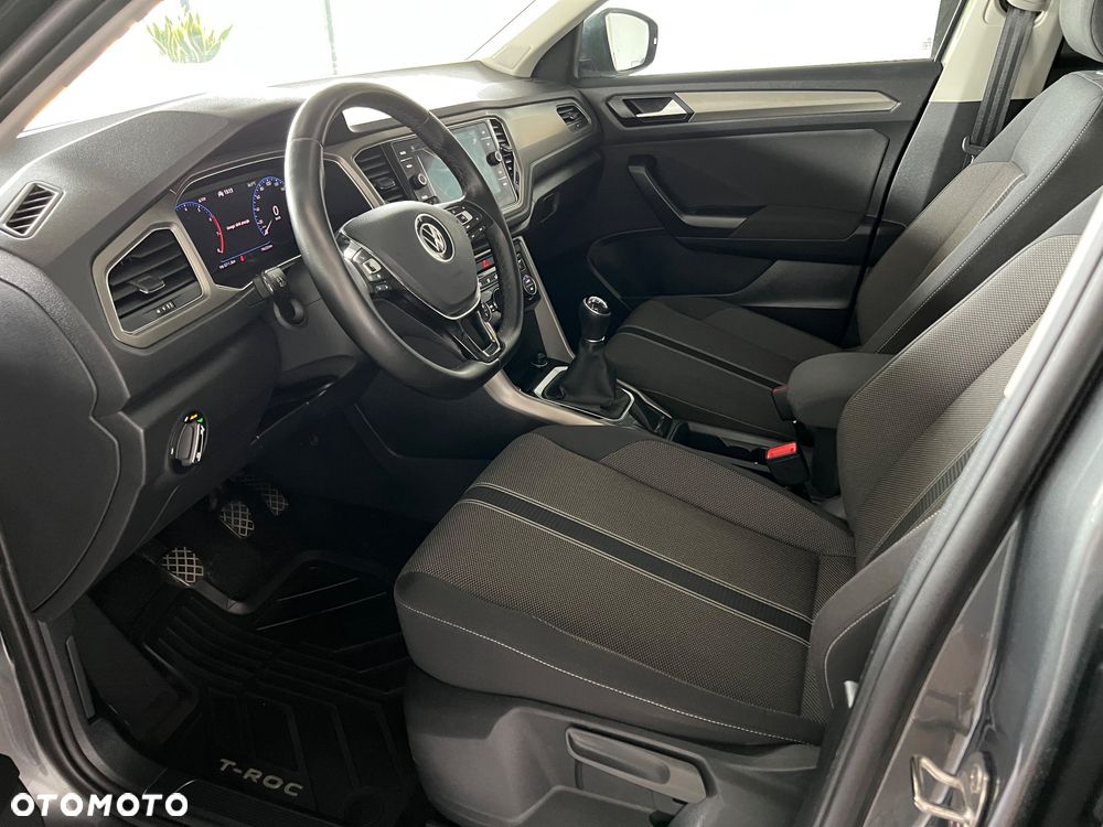Volkswagen T-Roc - 10