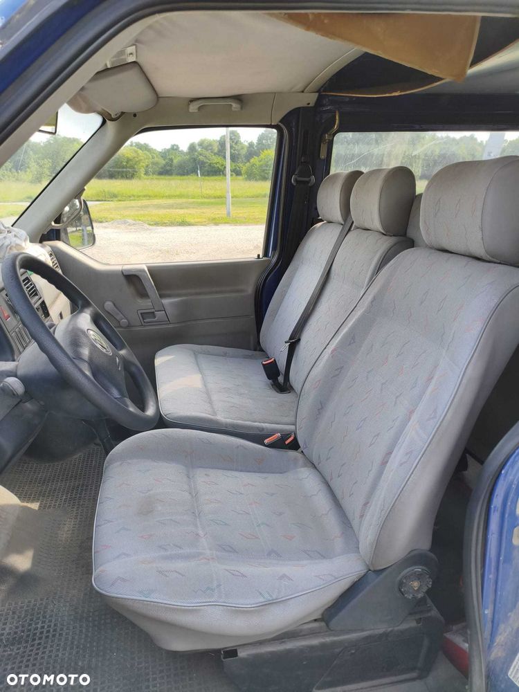 Volkswagen Transporter - 2