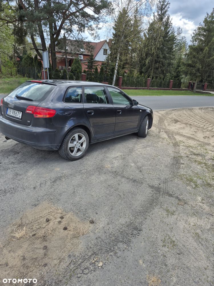 Audi A3 Sportback 1.6 FSI Ambiente - 4