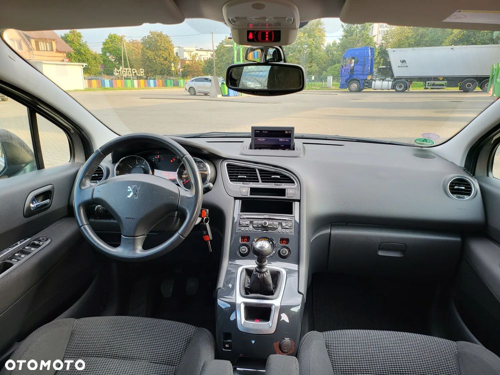 Peugeot 5008 1.6 THP Allure 7os - 25